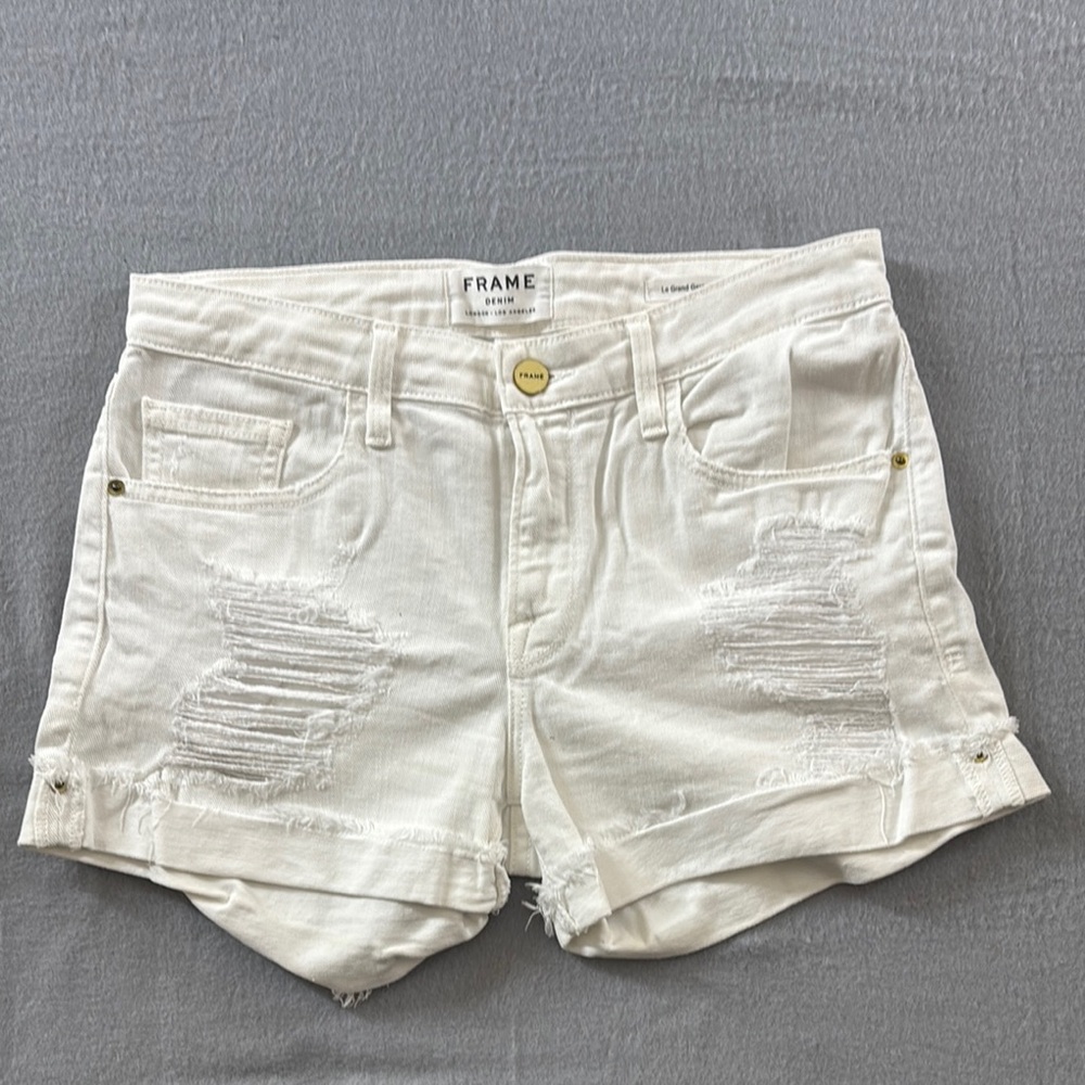 Frame Denim Women's White Distressed Denim Le Grand Garcon Short Size 25